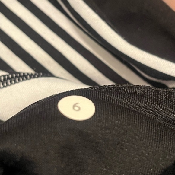 Lululemon Athletica Wunder Under Pant Sz 6 Reversible Waist - Picture 7 of 8